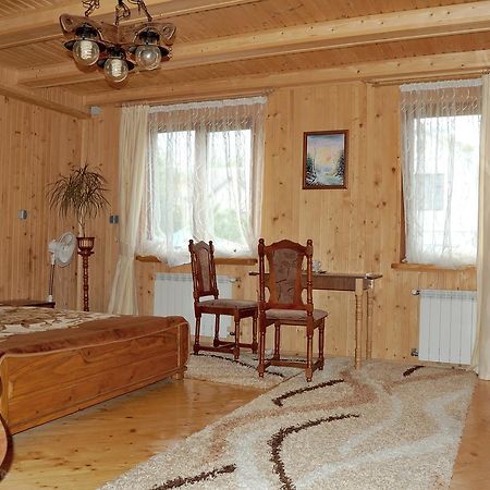 U Olgi Hotel Truskavets Bagian luar foto