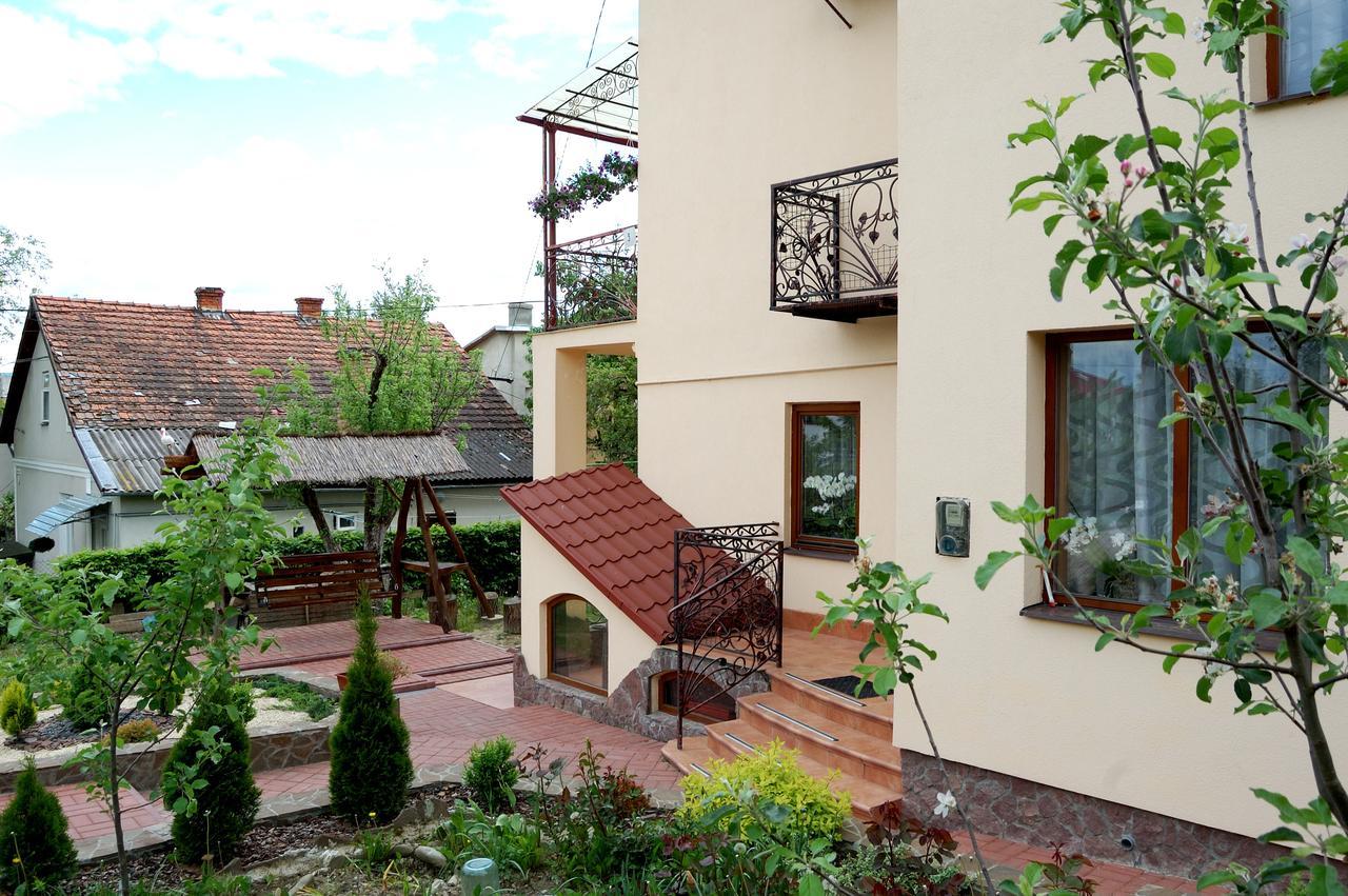 U Olgi Hotel Truskavets Bagian luar foto