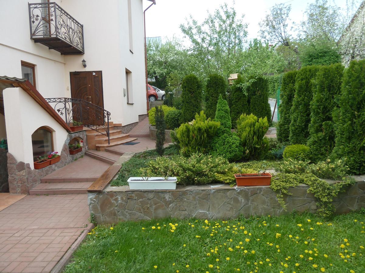 U Olgi Hotel Truskavets Bagian luar foto